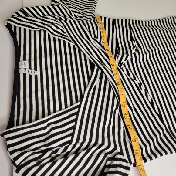 Elle, size L, front wrapped, mid-length sleeve, knit top blk/wht  stripe. NWOT. - Picture 10 of 12